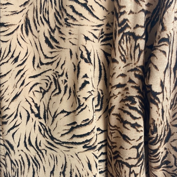 2 Piece Stylish Animal Print Tank Top and Jacket Tan & Black - Picture 6 of 7